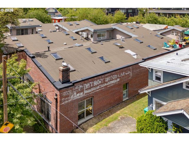 2769 Nw SAVIER St, Portland, OR 97210