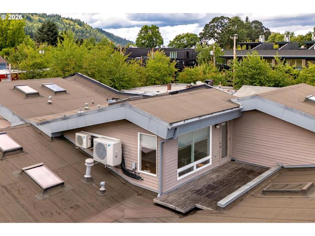 2769 Nw SAVIER St, Portland, OR 97210