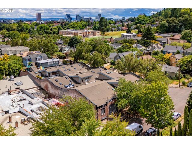 2769 Nw SAVIER St, Portland, OR 97210