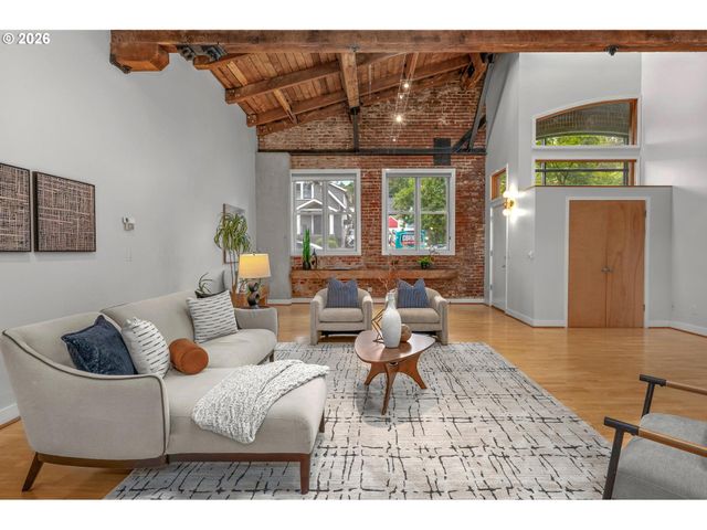 2769 Nw SAVIER St, Portland, OR 97210