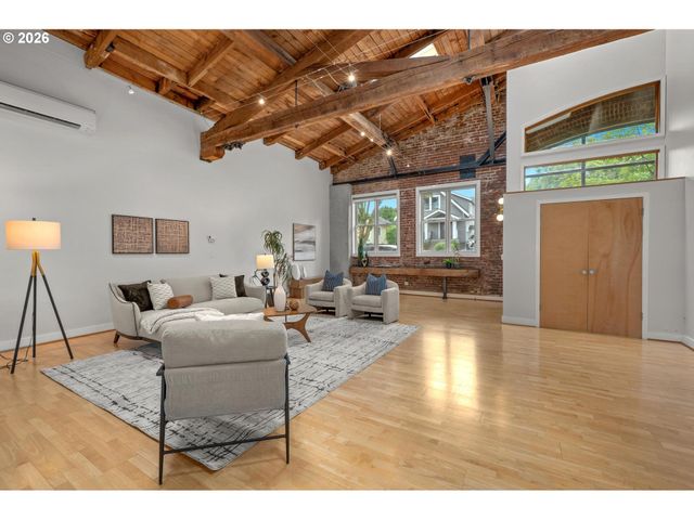 2769 Nw SAVIER St, Portland, OR 97210
