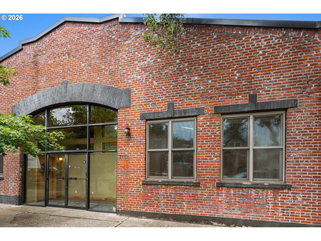 2769 Nw SAVIER St, Portland, OR 97210