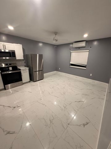 5170 NW 73RD Way, Lauderhill, FL 33319