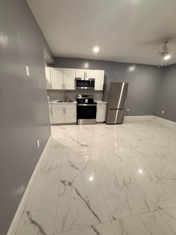5170 NW 73RD Way, Lauderhill, FL 33319