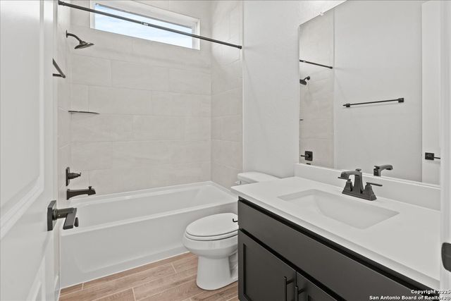 3715 Moru Oak Drive, Seguin, TX 78155