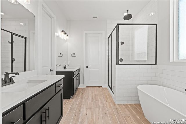 3715 Moru Oak Drive, Seguin, TX 78155