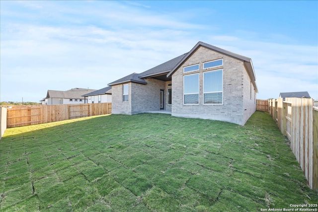 3715 Moru Oak Drive, Seguin, TX 78155
