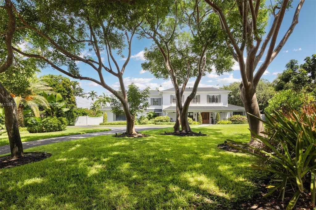 Image 2 of property listing at 8521 SW 145th St, Palmetto Bay, FL 33158