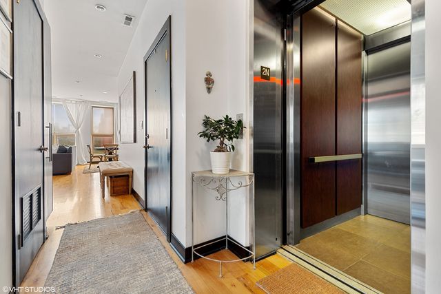 1842 N DAMEN Avenue 2N, Chicago, IL 60622