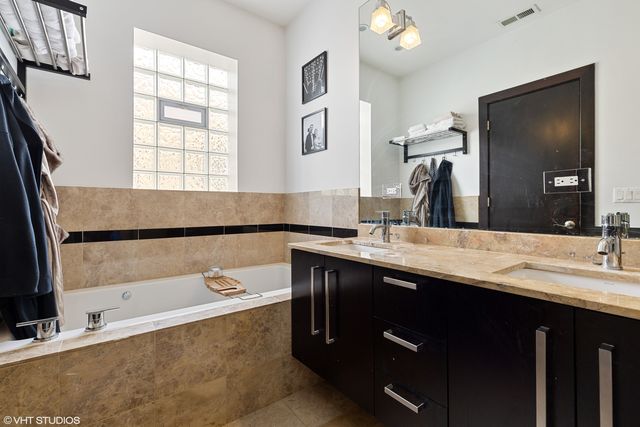 1842 N DAMEN Avenue 2N, Chicago, IL 60622