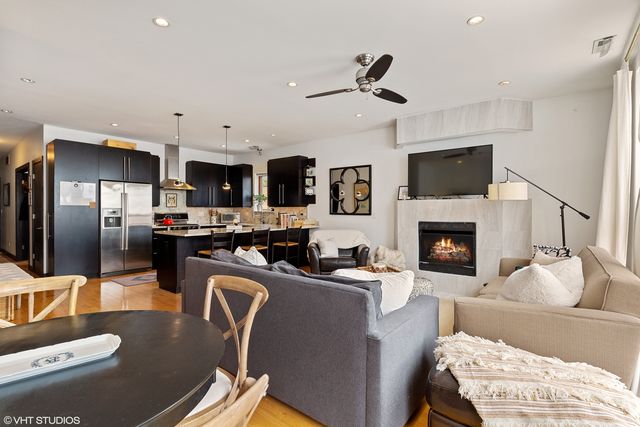 1842 N DAMEN Avenue 2N, Chicago, IL 60622