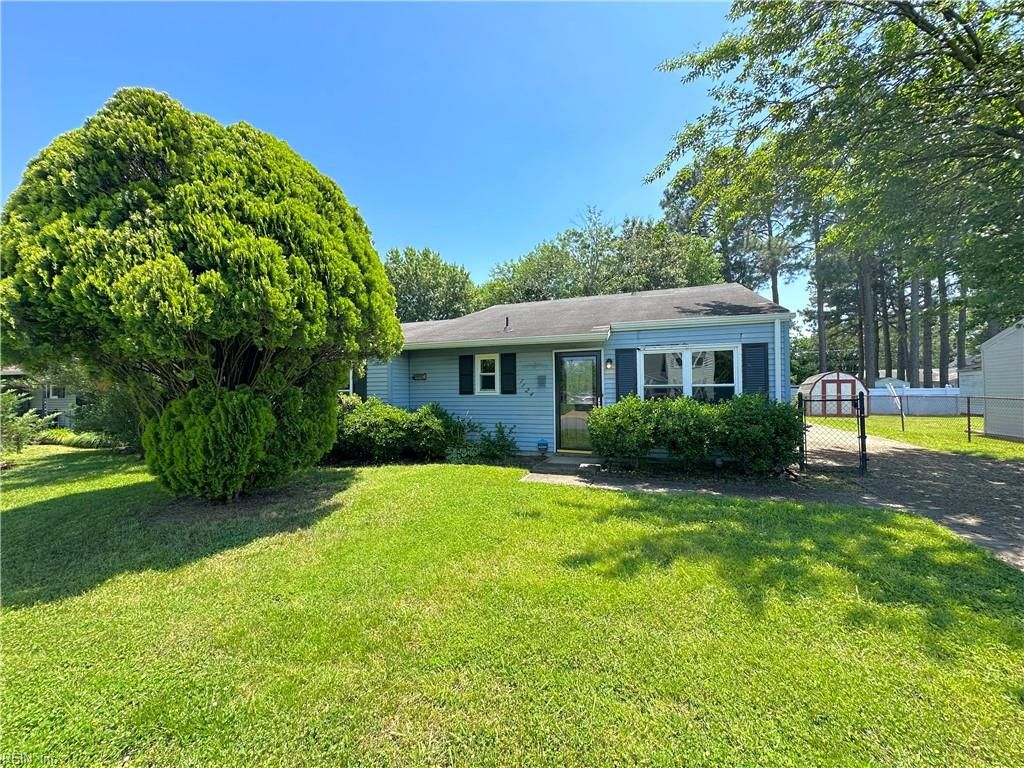 1124 Thisdell LN, Newport News, VA 23607