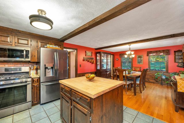 16 French Court, Merrimack, NH 03054
