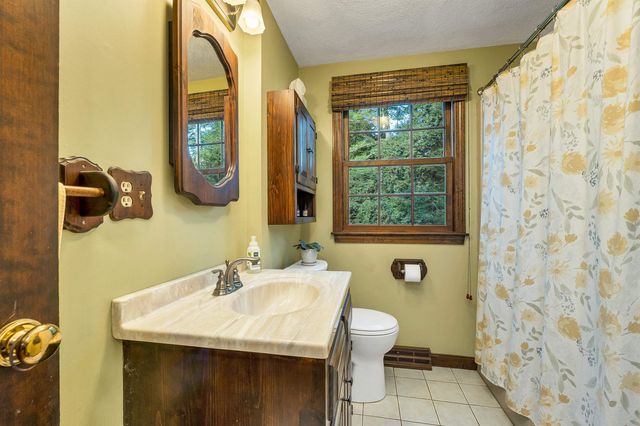 16 French Court, Merrimack, NH 03054