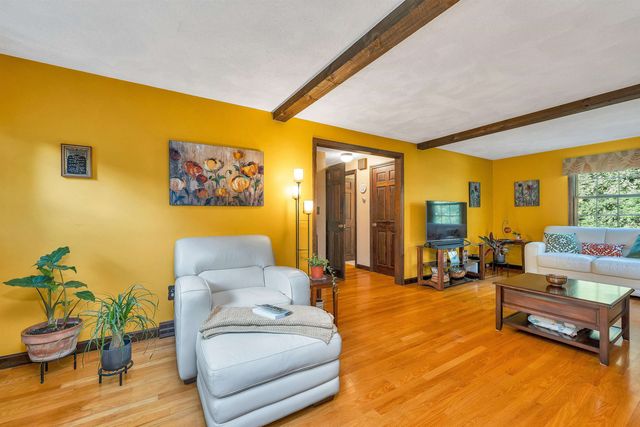 16 French Court, Merrimack, NH 03054