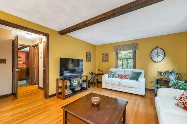 16 French Court, Merrimack, NH 03054