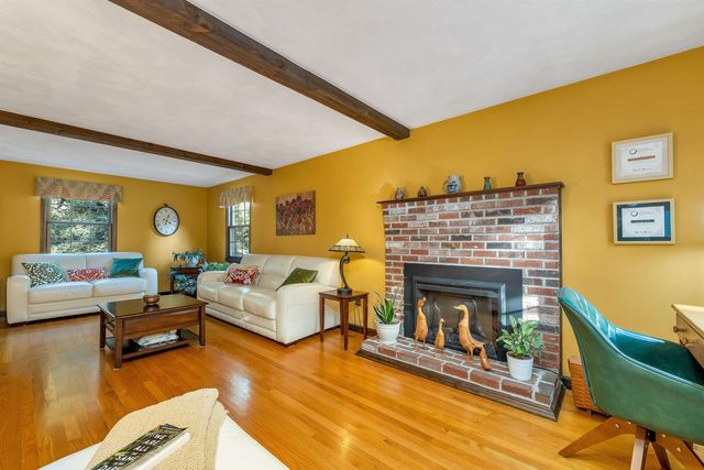 16 French Court, Merrimack, NH 03054