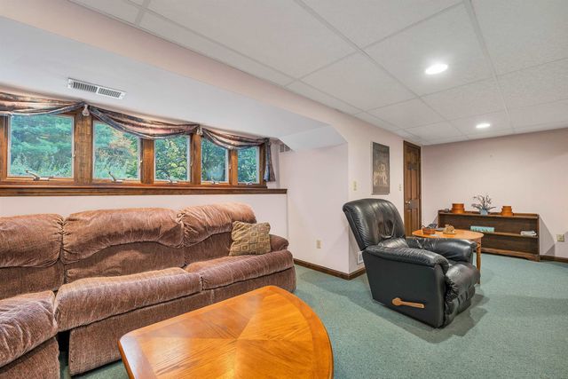 16 French Court, Merrimack, NH 03054