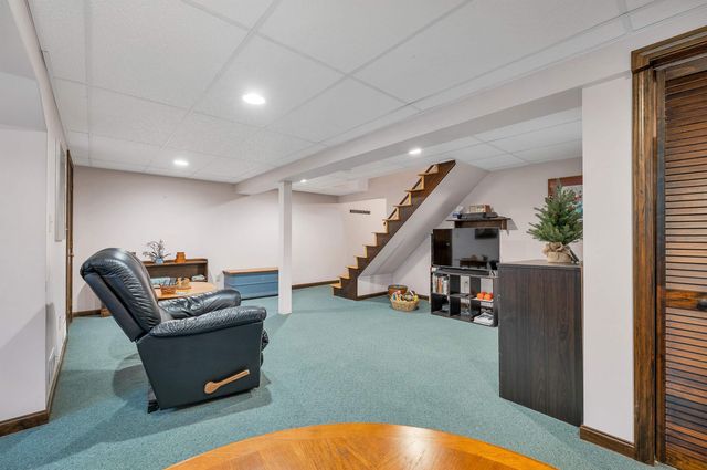 16 French Court, Merrimack, NH 03054