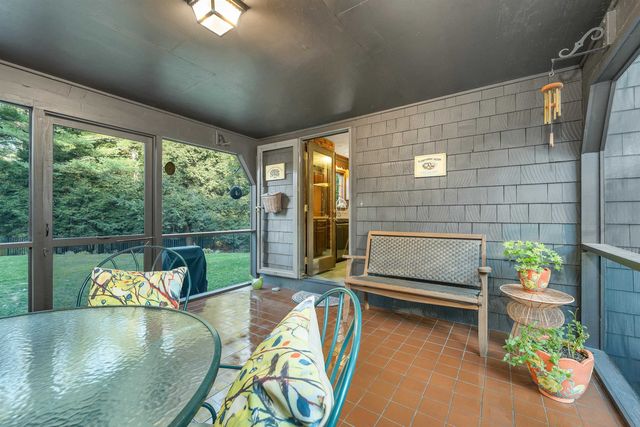 16 French Court, Merrimack, NH 03054