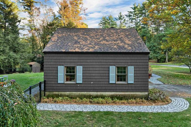 16 French Court, Merrimack, NH 03054