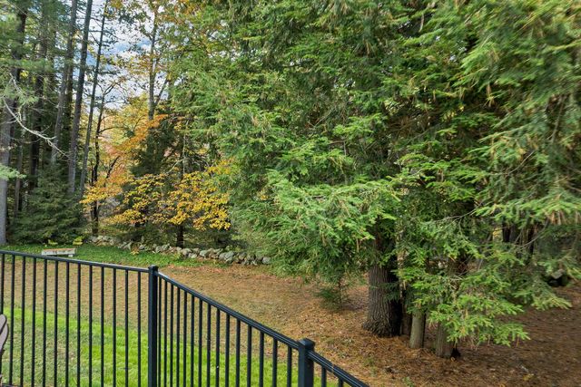 16 French Court, Merrimack, NH 03054