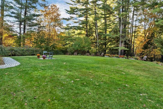 16 French Court, Merrimack, NH 03054