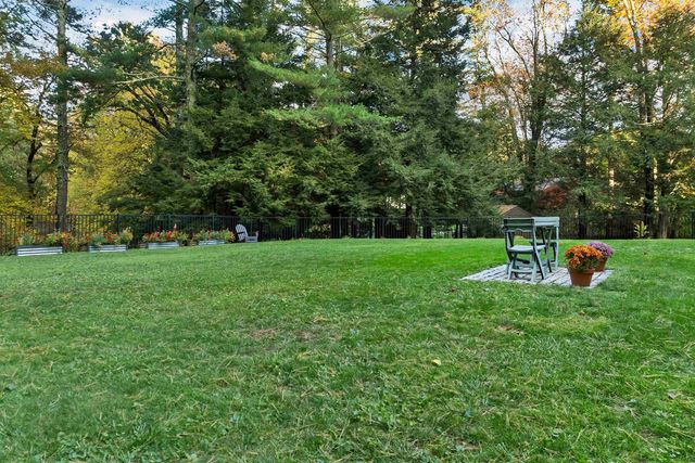 16 French Court, Merrimack, NH 03054