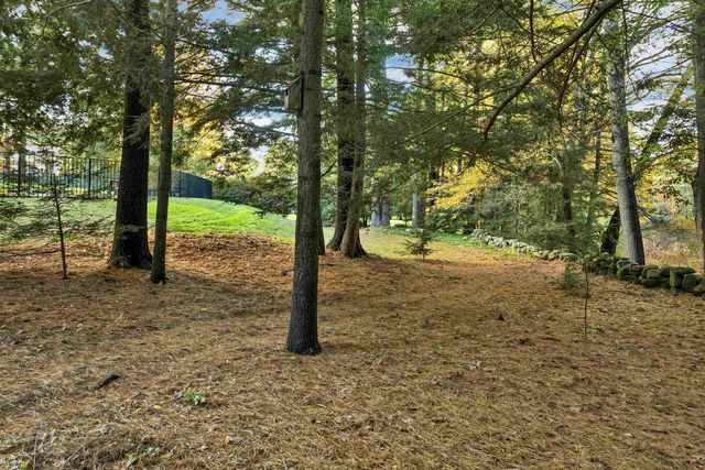 16 French Court, Merrimack, NH 03054
