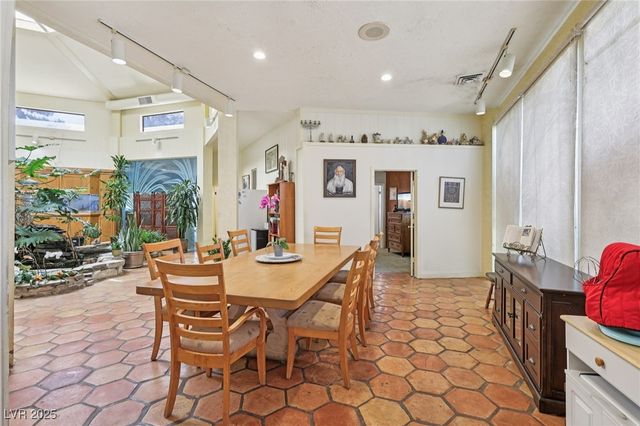 55 Siddall Avenue, Las Vegas, NV 89183