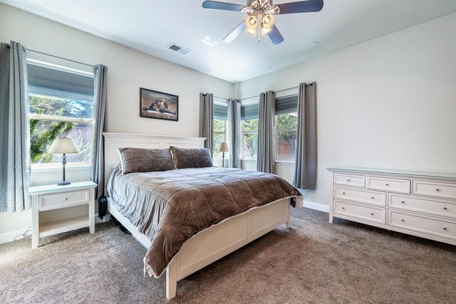 5796 N San Miguel Avenue, Fresno, CA 93723