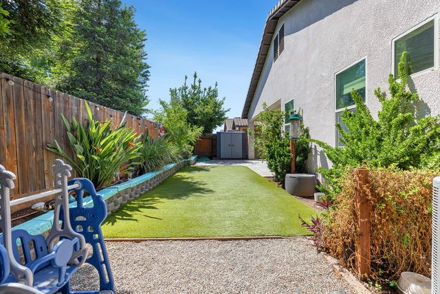 5796 N San Miguel Avenue, Fresno, CA 93723
