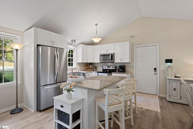102 Branchview Court, Simpsonville, SC 29680