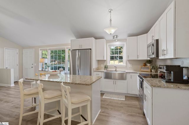 102 Branchview Court, Simpsonville, SC 29680
