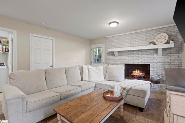 102 Branchview Court, Simpsonville, SC 29680