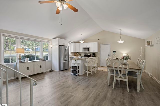 102 Branchview Court, Simpsonville, SC 29680