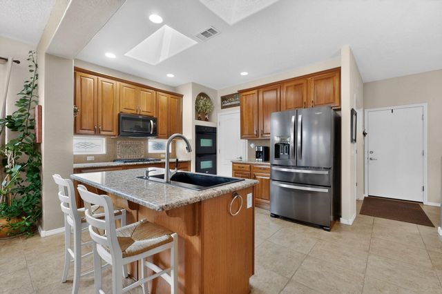 948 Evening Primrose Lane, Bernalillo, NM 87004