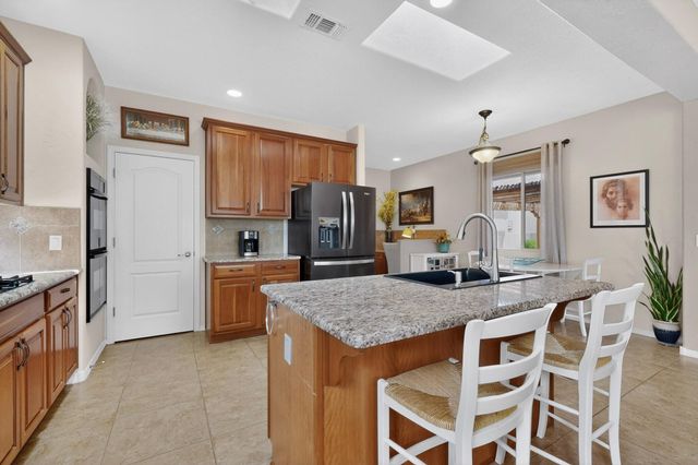 948 Evening Primrose Lane, Bernalillo, NM 87004