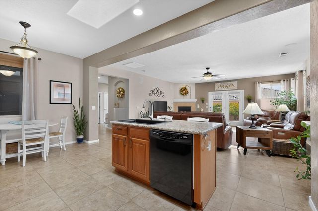 948 Evening Primrose Lane, Bernalillo, NM 87004