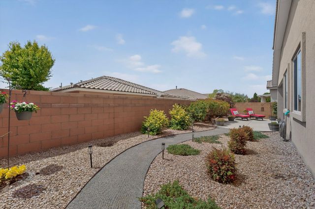 948 Evening Primrose Lane, Bernalillo, NM 87004