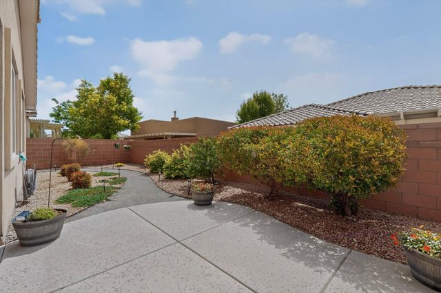 948 Evening Primrose Lane, Bernalillo, NM 87004