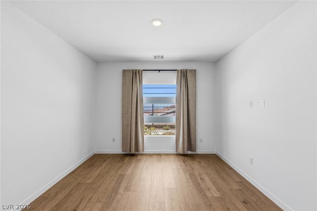 900 Regent Terrace Lane, Las Vegas, NV 89138
