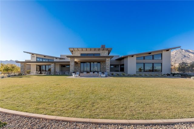 900 Regent Terrace Lane, Las Vegas, NV 89138