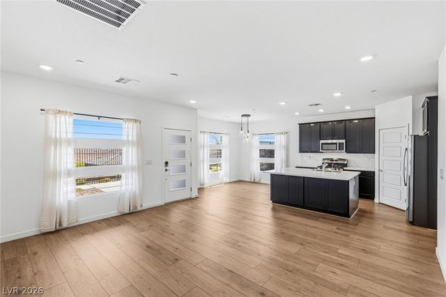 900 Regent Terrace Lane, Las Vegas, NV 89138
