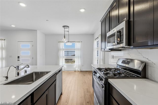 900 Regent Terrace Lane, Las Vegas, NV 89138