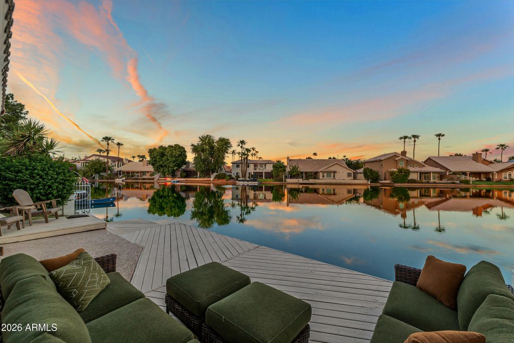 521 S MARINA Drive, Gilbert, AZ 85233 — exterior