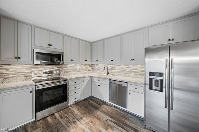 11025 Southwind Court, Strongsville, OH 44149