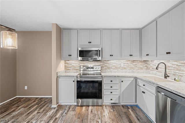 11025 Southwind Court, Strongsville, OH 44149