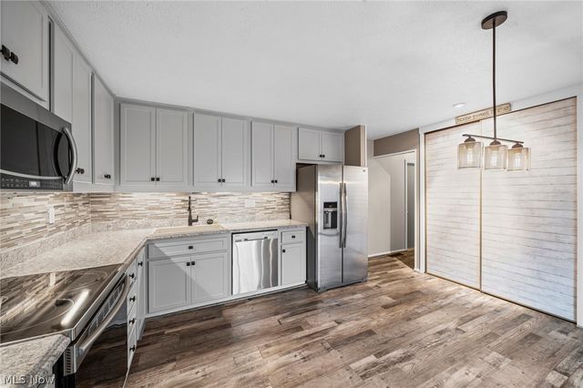 11025 Southwind Court, Strongsville, OH 44149