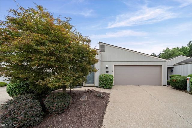 11025 Southwind Court, Strongsville, OH 44149